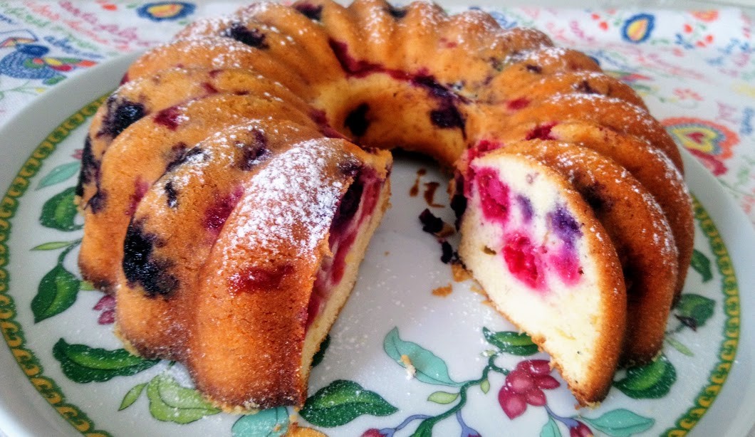 bolo de iogurte e framboesas.JPG