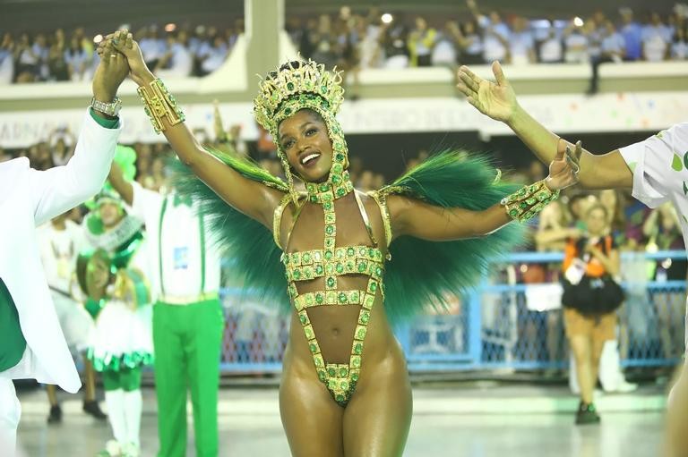 Iza 2 (Carnaval Rio 2020).jpg