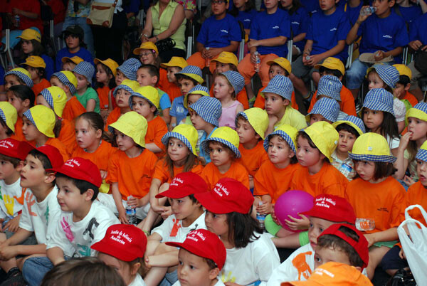 AS CRIANÇAS DE ABRIL.jpg