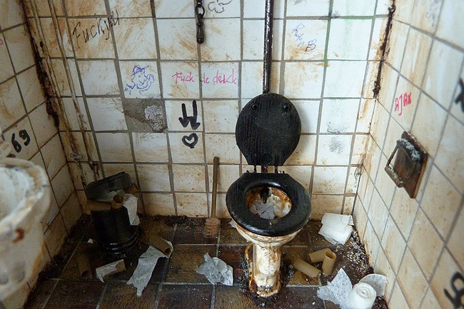 Filthy toilet.jpg