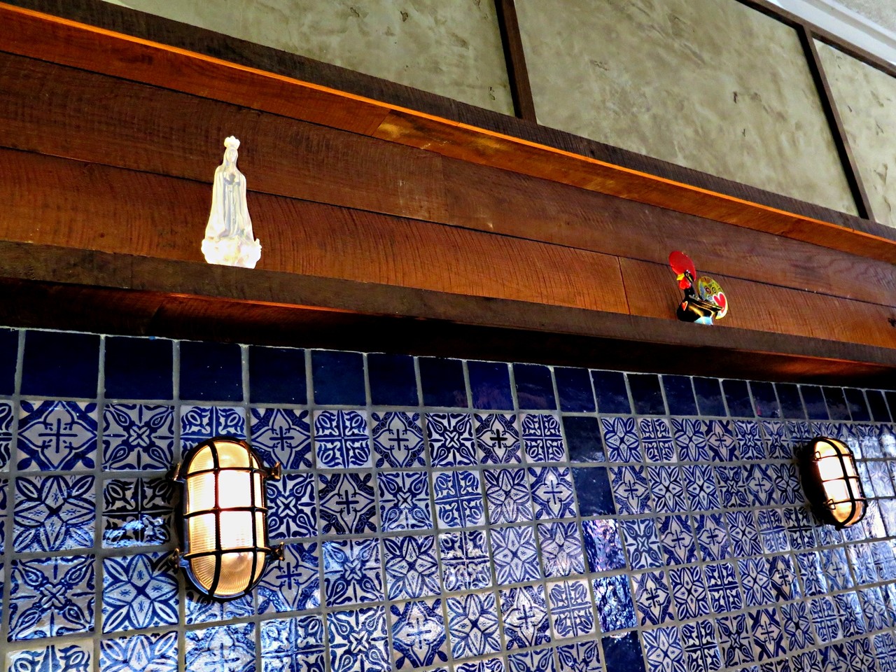 Símbolos da Portugalidade: Nossa Senhora de Fátima, Galo de Barcelos, Azulejos