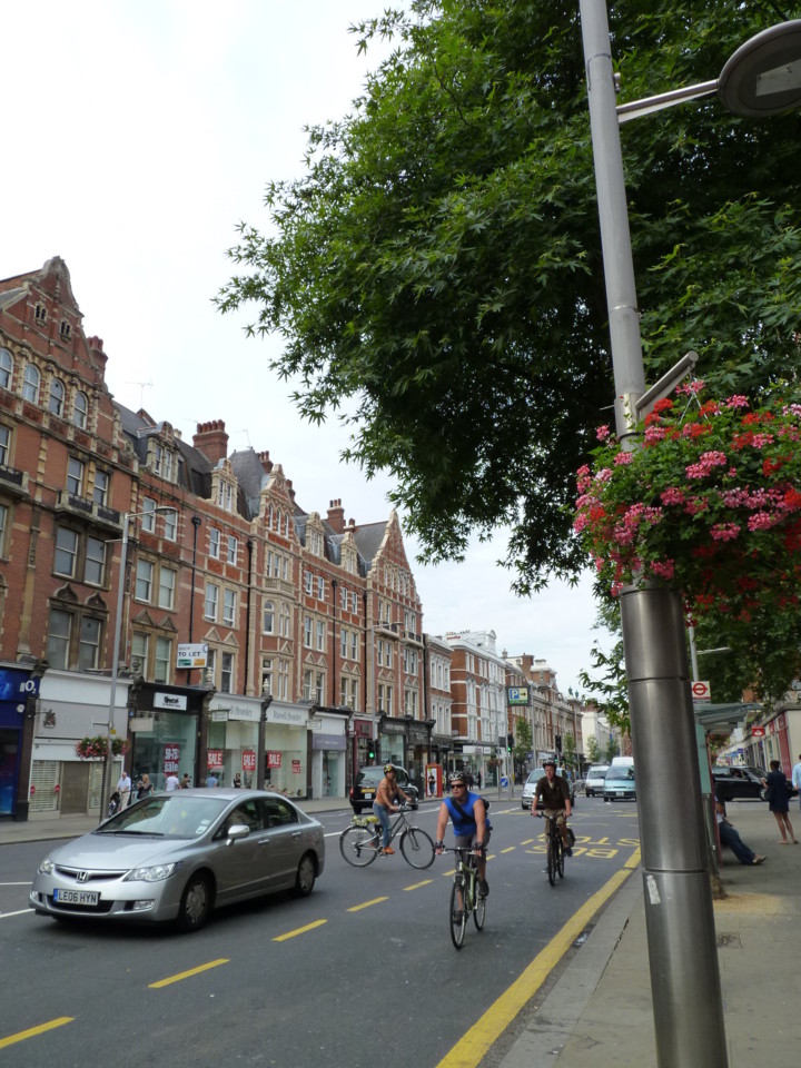 Londres-Kensington High Street (2996).JPG
