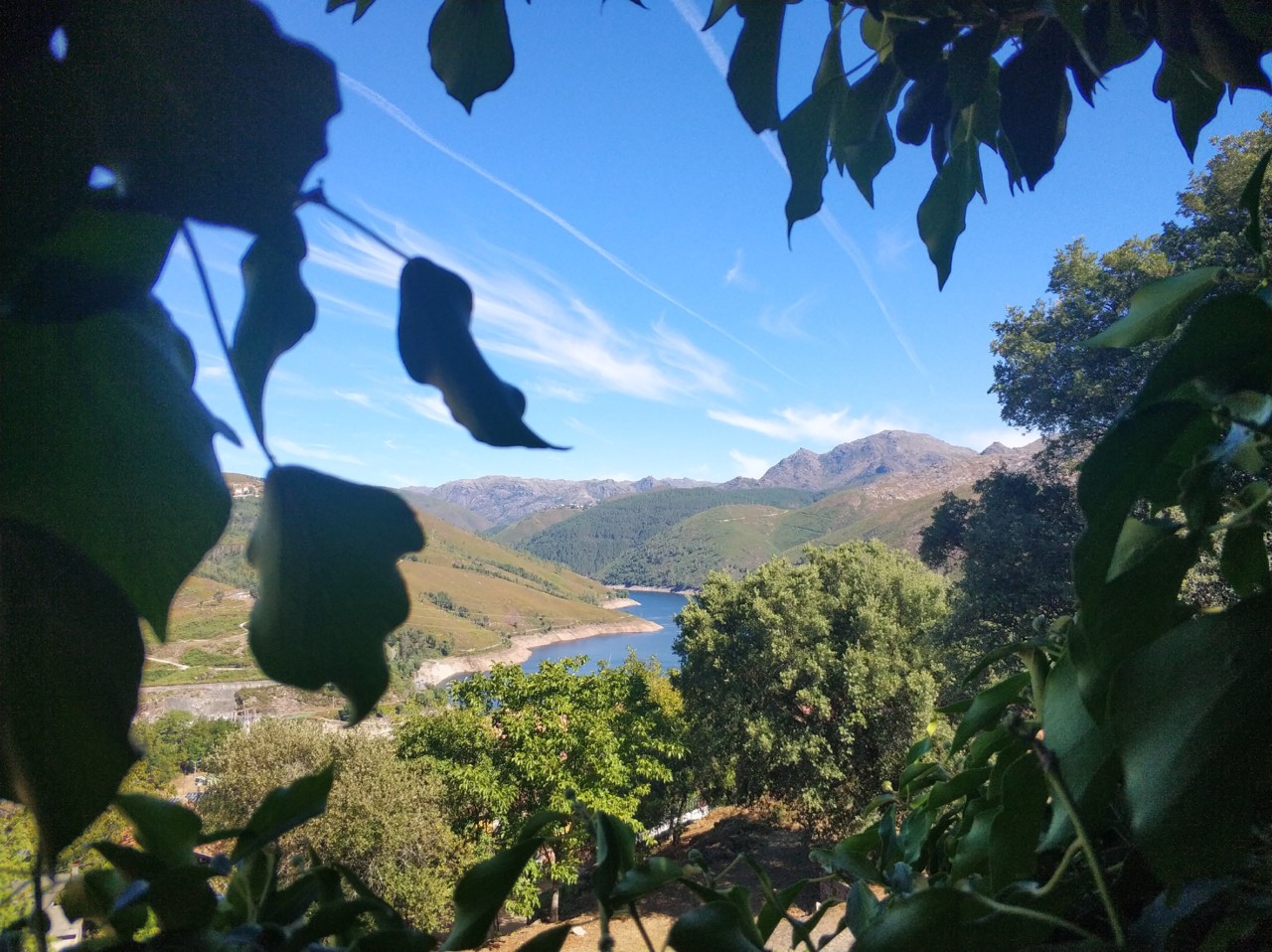 Vistas do Castelo de Lindoso para o Rio Lima.jpg