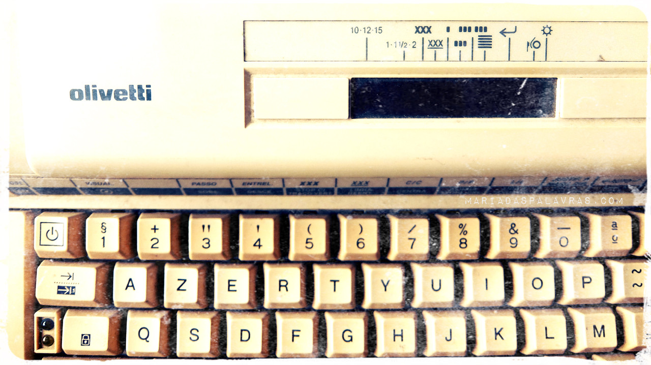 Máquina de Escrever Olivetti - Maria das Palavras