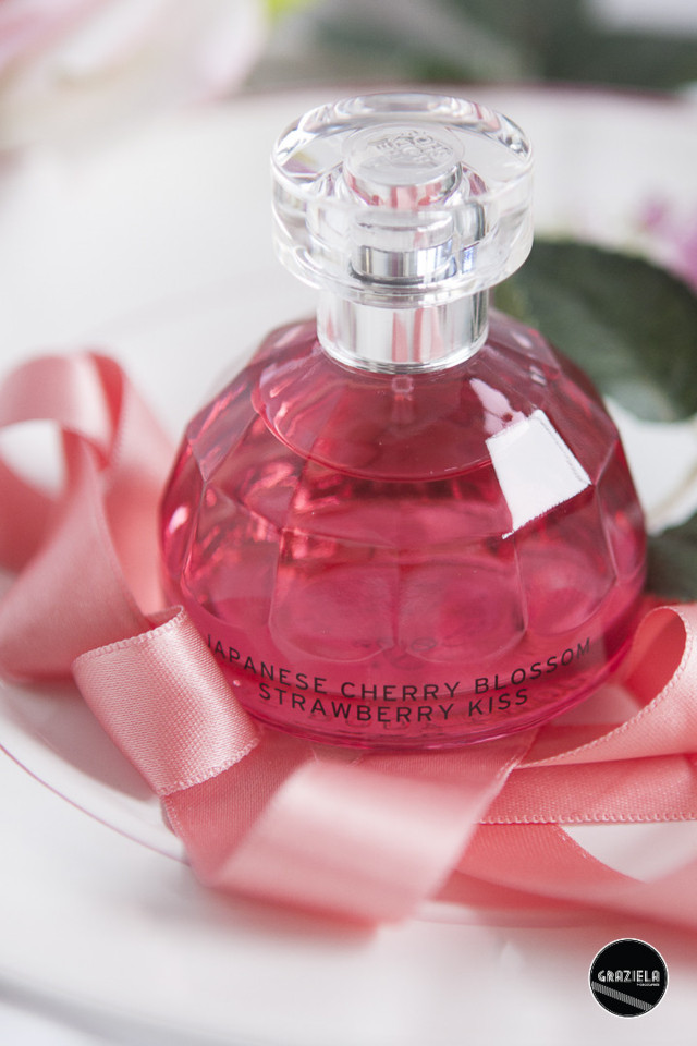 The_Body_Shop_Cherryblossom_Strawberry_Parfum-1789