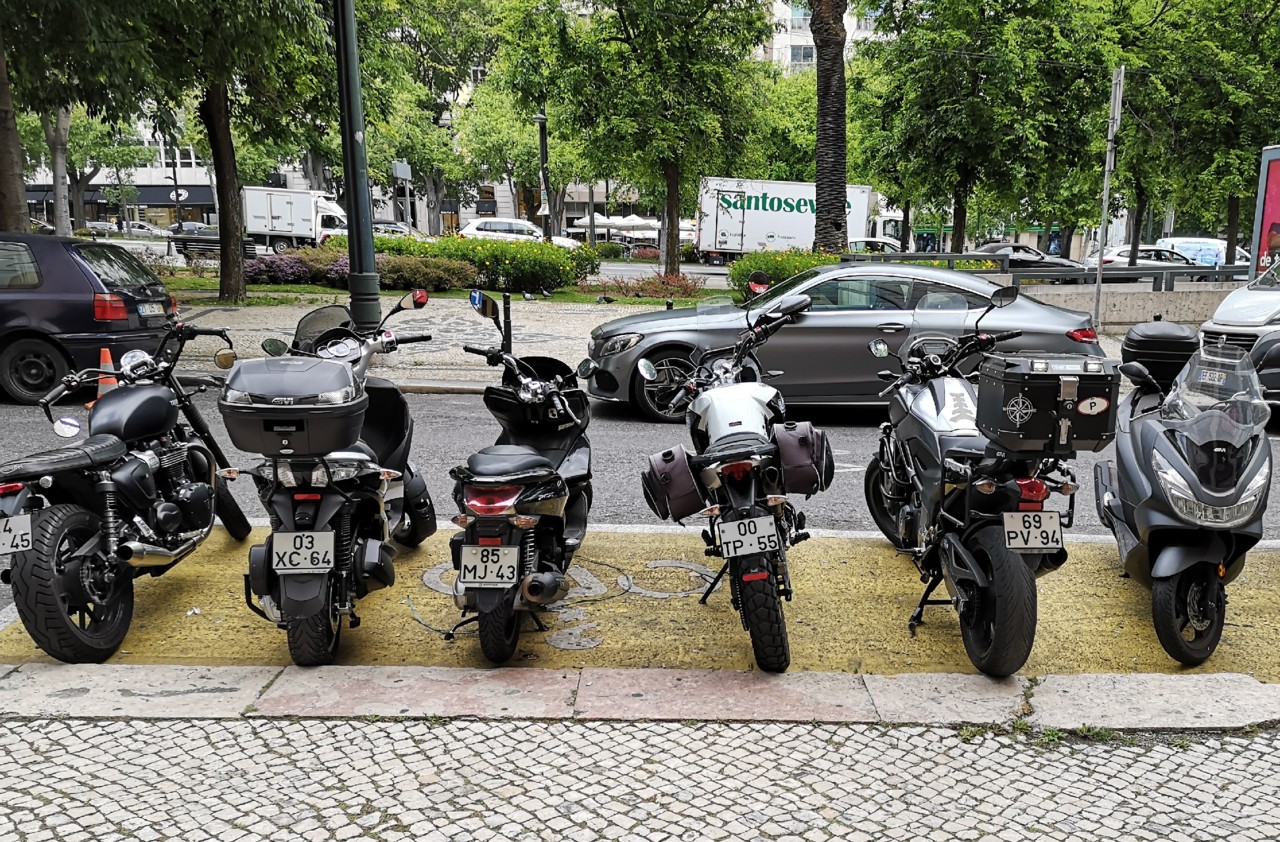 Estacionamento motos Lisboa.jpg