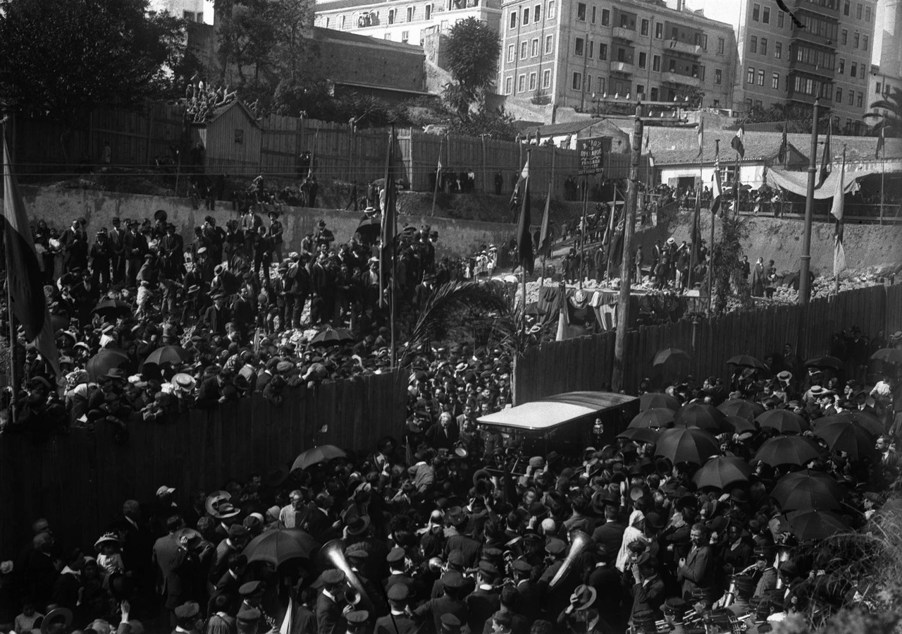 1 pedra voz operario.jpg 1 pedra voz operario.jpg