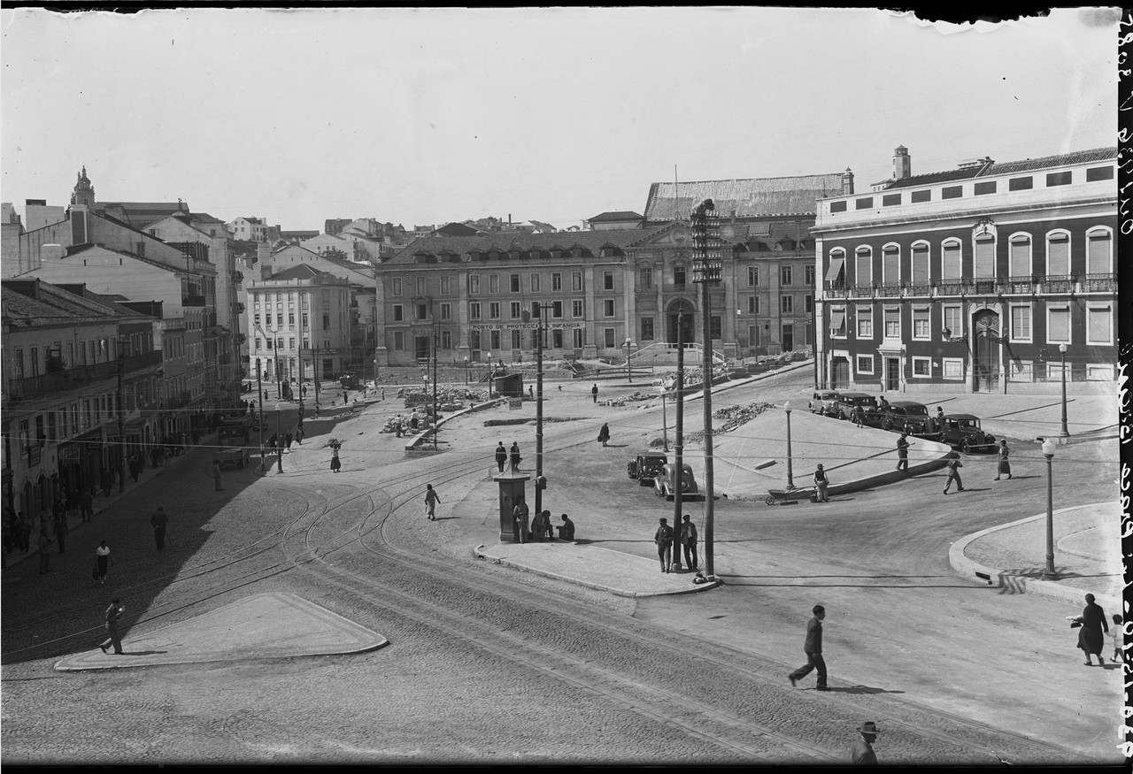 Praça do Brasil, nascente, actual largo do Rato, 