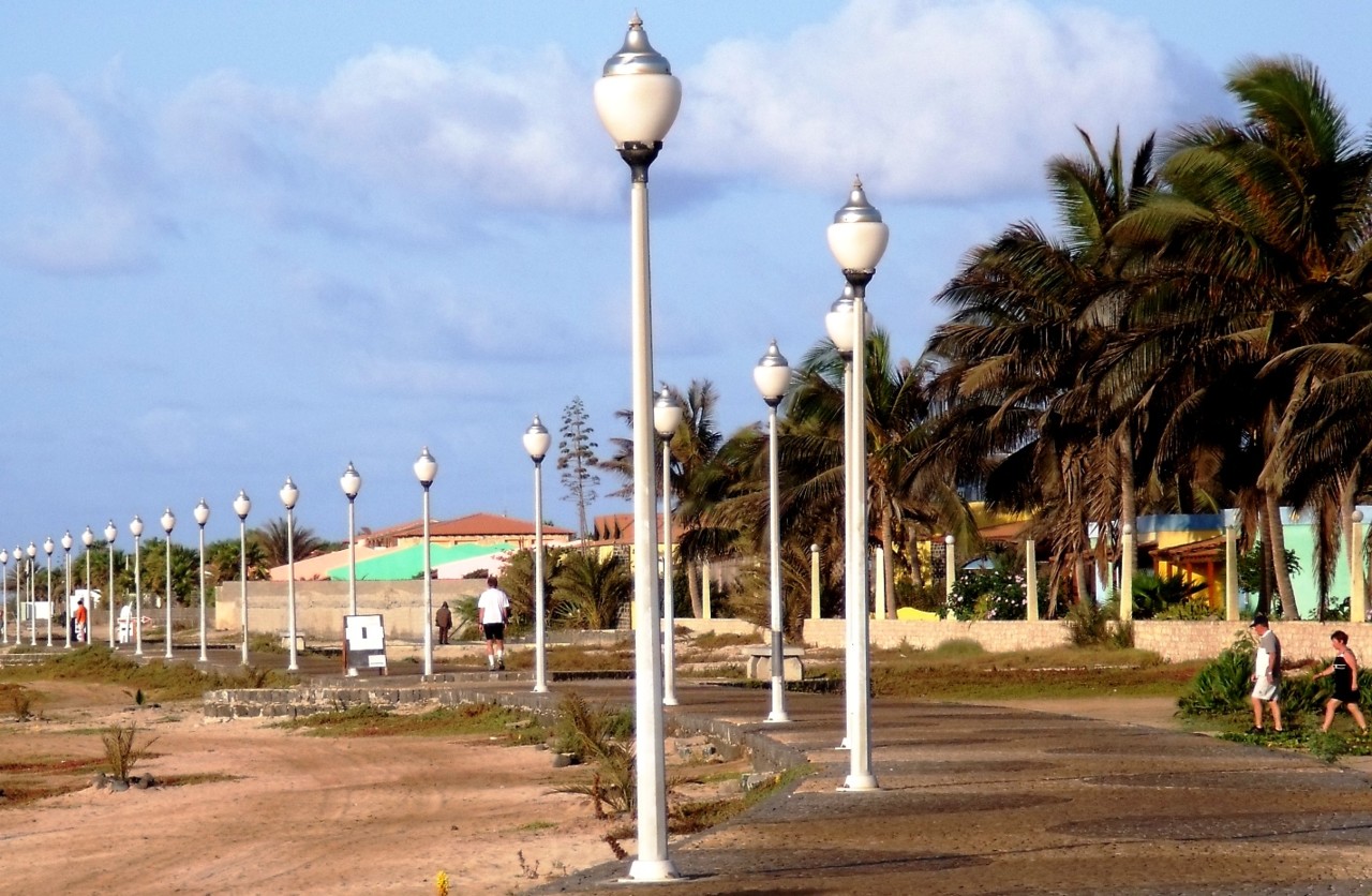 Ilha do Sal Calçadão de  Santa Maria.JPG
