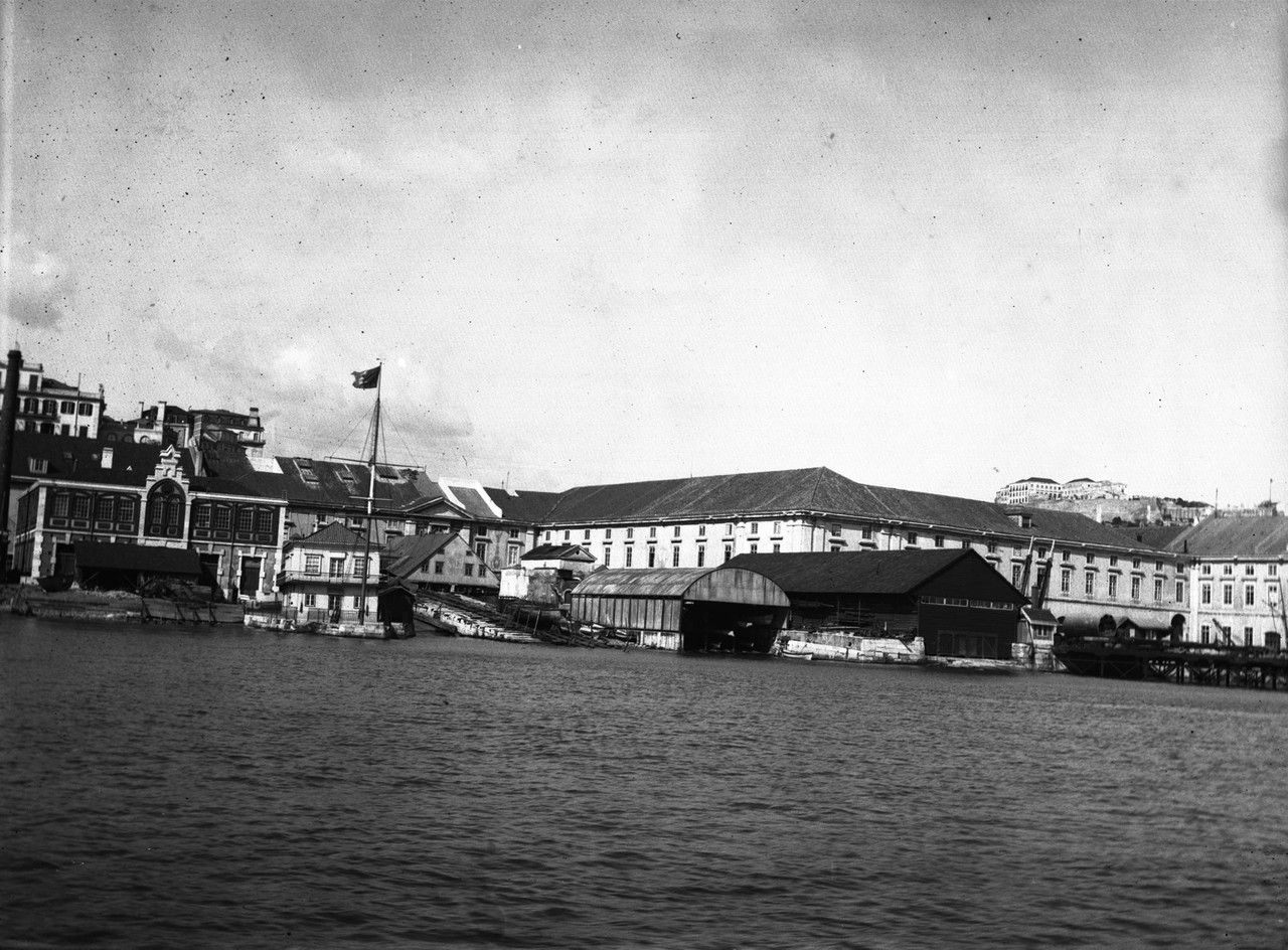 Doca seca e de reparação no Arsenal de Marinha, 