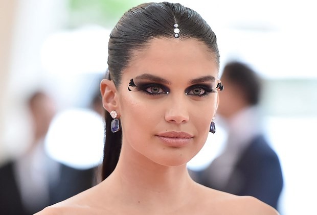 met-gala-2019-false-lashes-beauty-trend-l.jpg