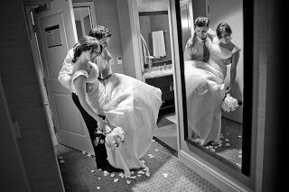 noivo a levar a noiva ao colo.jpg