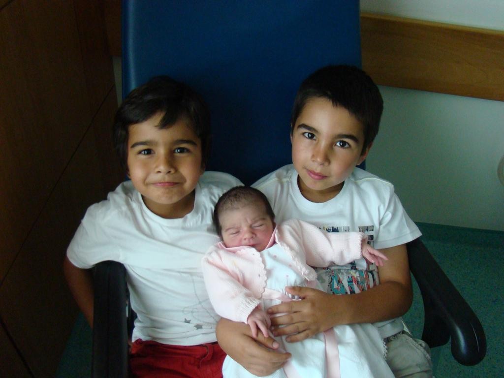 MANEL E MARTIM E A MANA.jpg