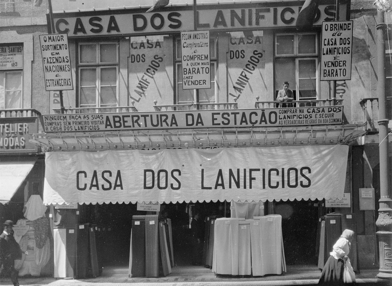 Casa dos Lanifícios, Rua Augusta, 125 (J. Benoliel, 19-; A.F.C.M.L., A8457