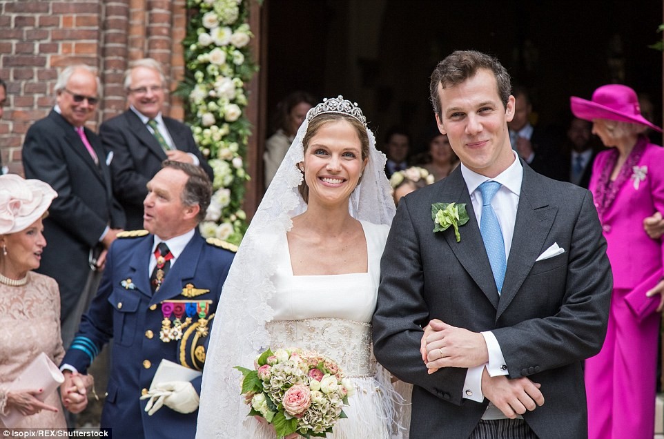 3573376D00000578-3649052-They_announced_their_enga