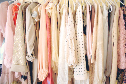 organizar closet por cores.jpg