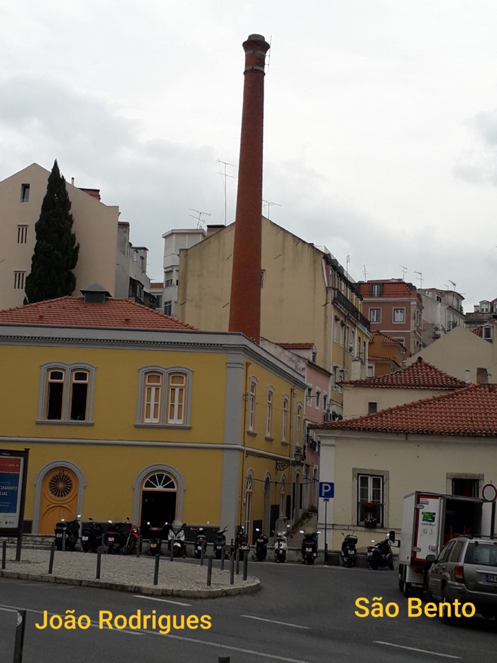 Rua frente à assembleia  (4).jpg
