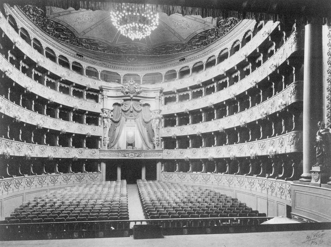 Teatro Nacional de São Carlos, sala de espectácu