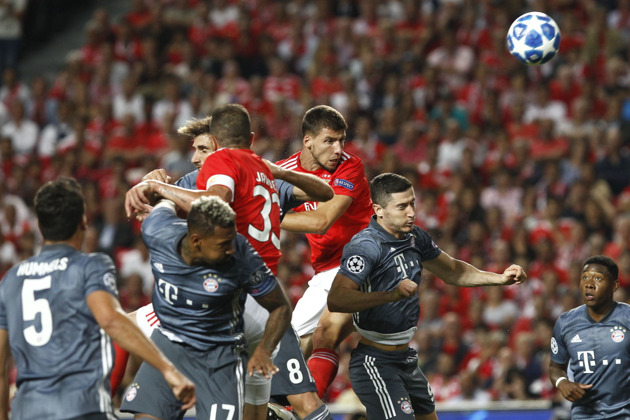 Bayern menang susah payah lawan benfica