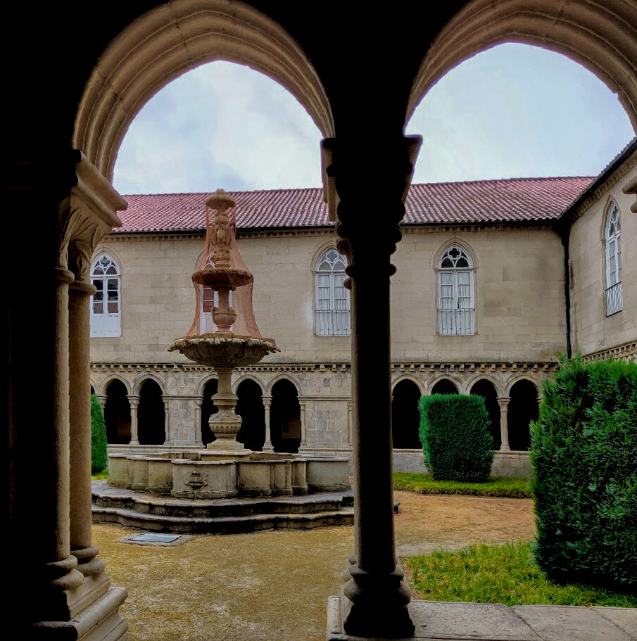 Mosteiro de São Bento Sto Tirso.jpg