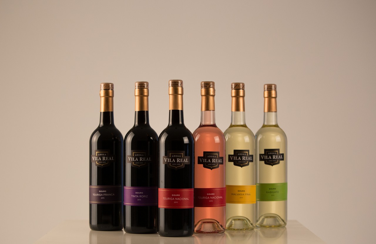 lançamento monovarietais adega vila real - helix. lançamento monovarietais adega vila real - helix.