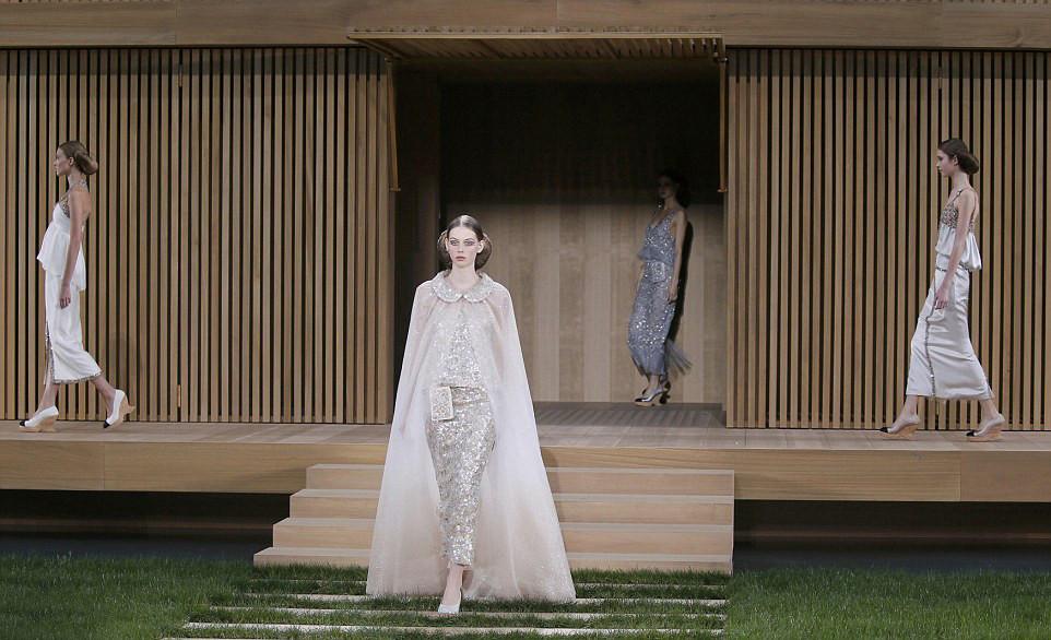 3096456300000578-3417097-image-a-39_1453807322009. 3096456300000578-3417097-image-a-39_1453807322009.