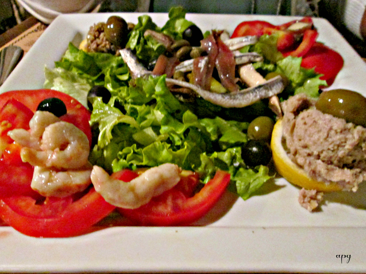 Trogir - restaurant capo - blue dish - viajarporqu