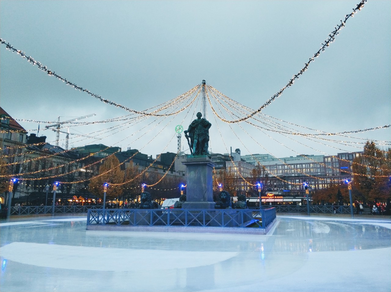 Patinar em Kungsträdgården.jpeg