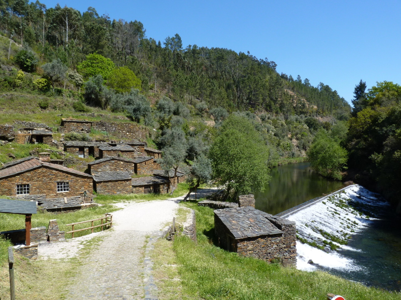 Cabreira - praia fluvial da Ponte Velha.JPG