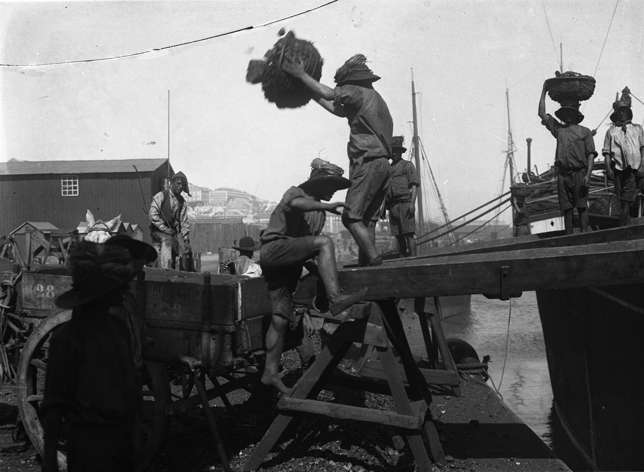 Descarga de carvão, 1907.jpg
