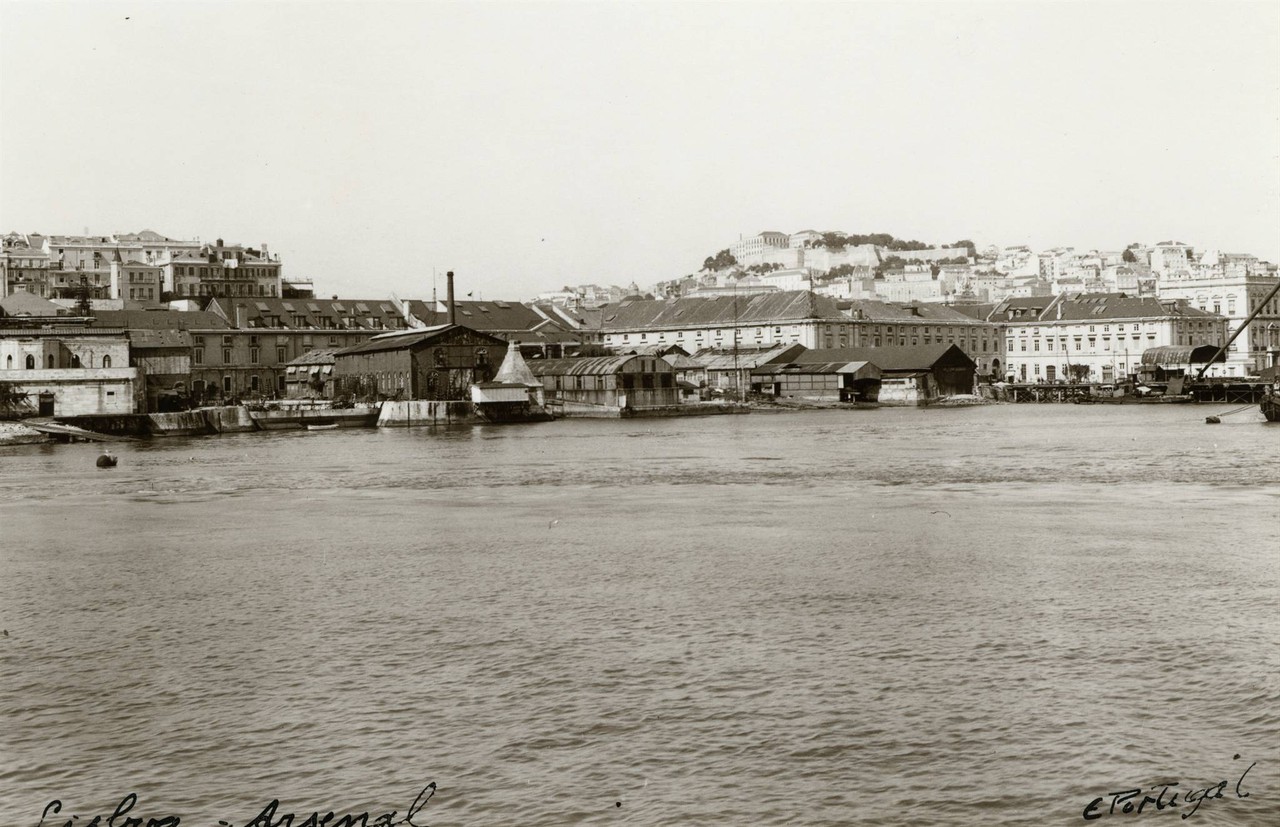 Arsenal de Marinha visto do rio, edu.jpg