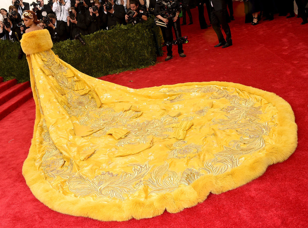 Rihanna-Met-Gala-2015-Pictures.jpg Rihanna-Met-Gala-2015-Pictures.jpg