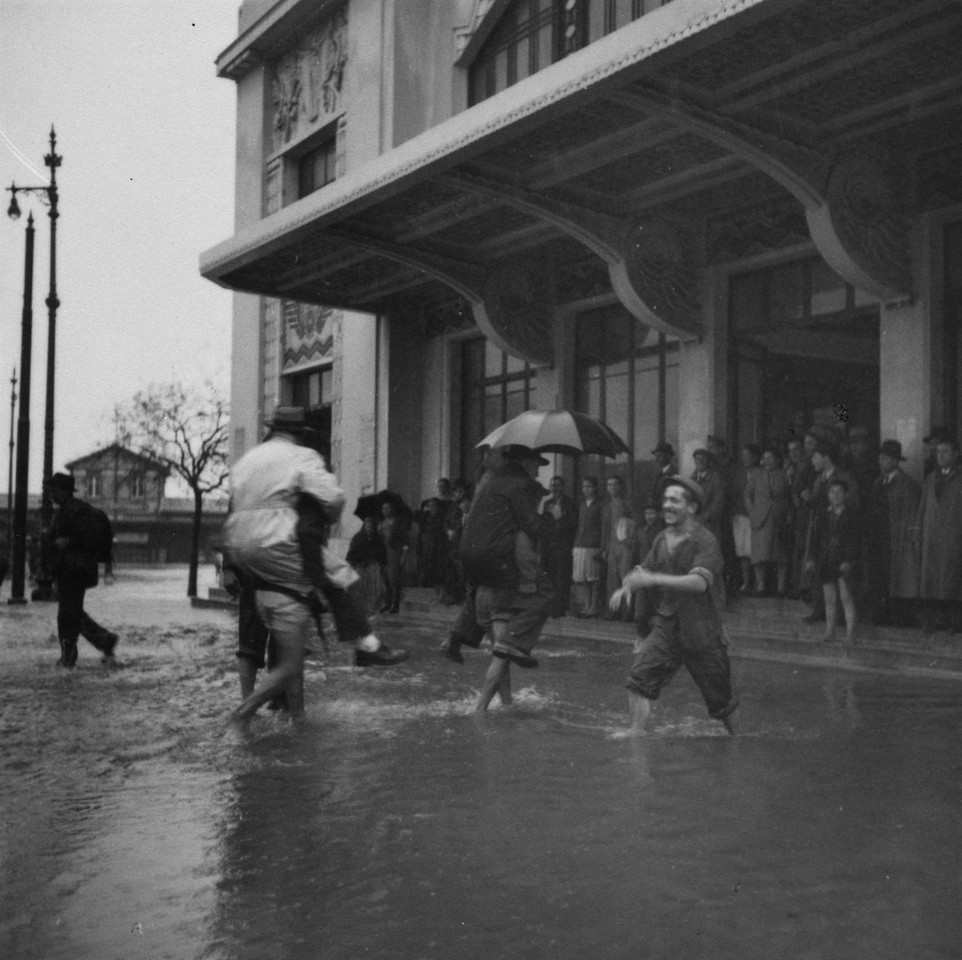 Inundações, junto da estação do Cais do Sodré