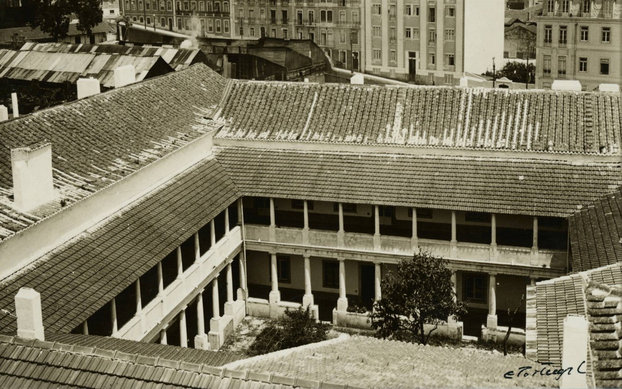Convento das Flamengas, claustro.jpg