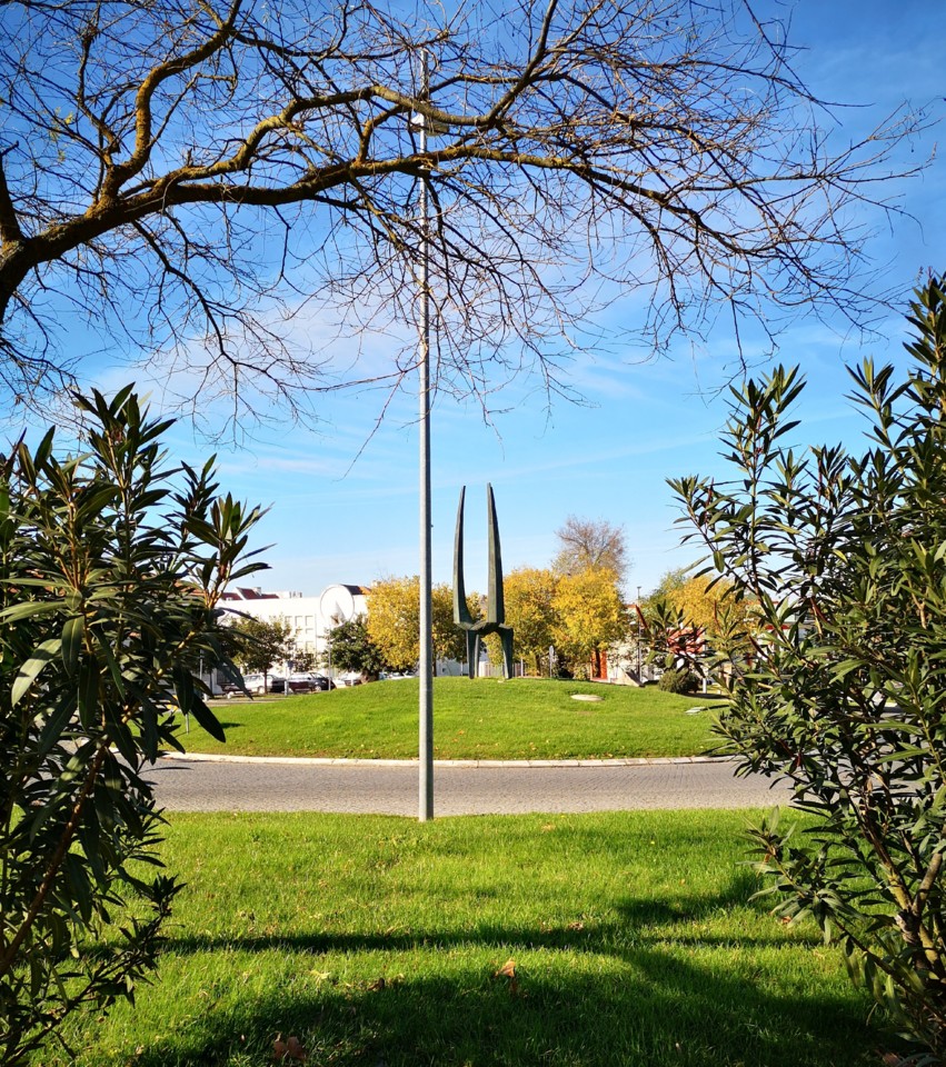 Escultura de Jorge Vieira (2).jpg