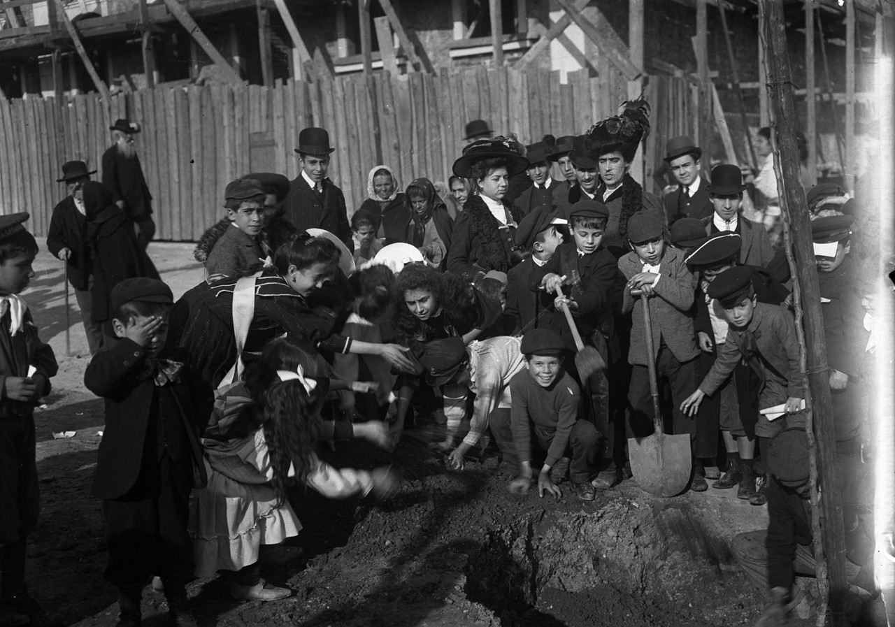A Festa da Árvore, 1908, foto de Joshua Benoliel,