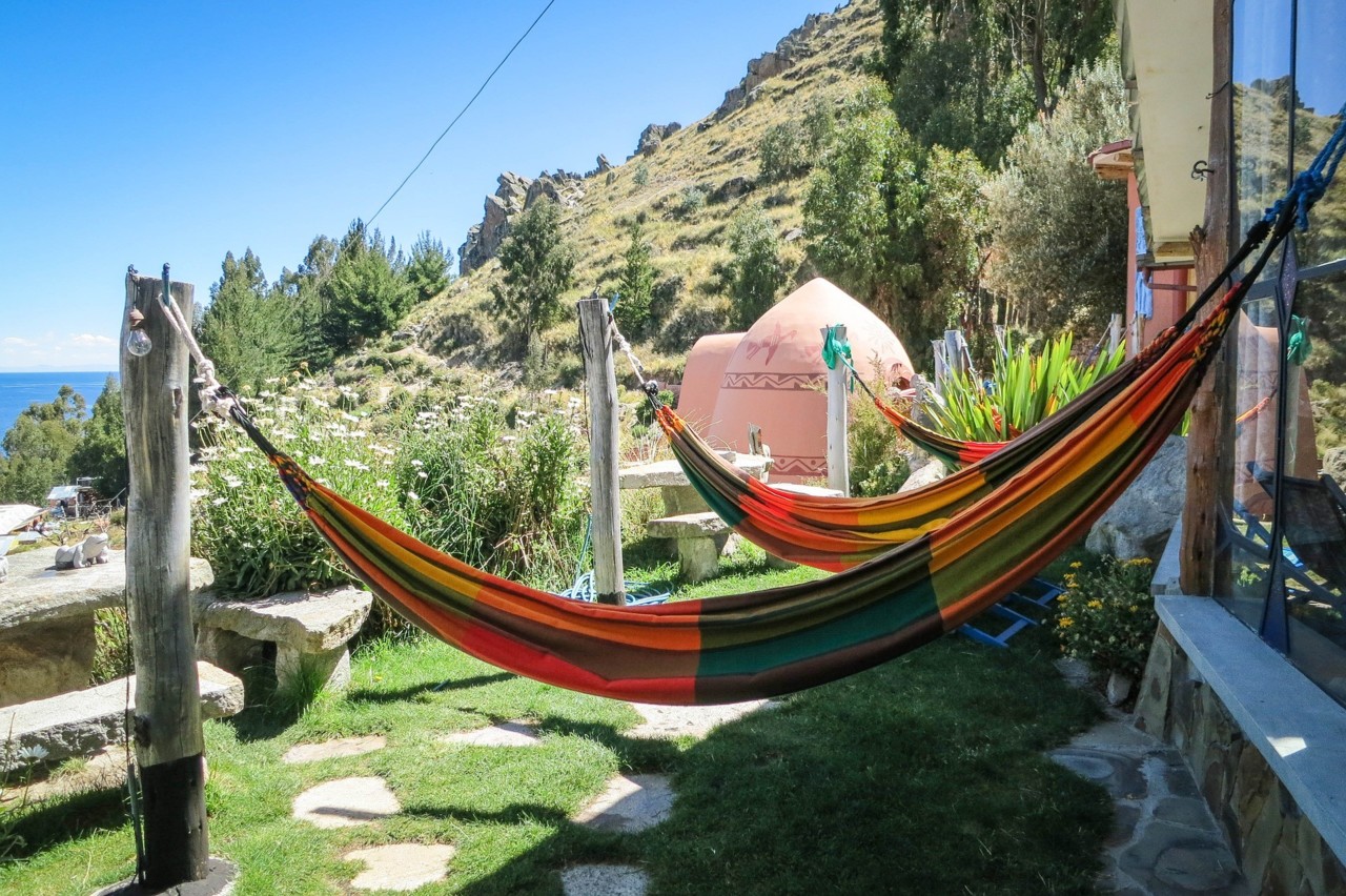 hammocks-2627536_1920.jpg