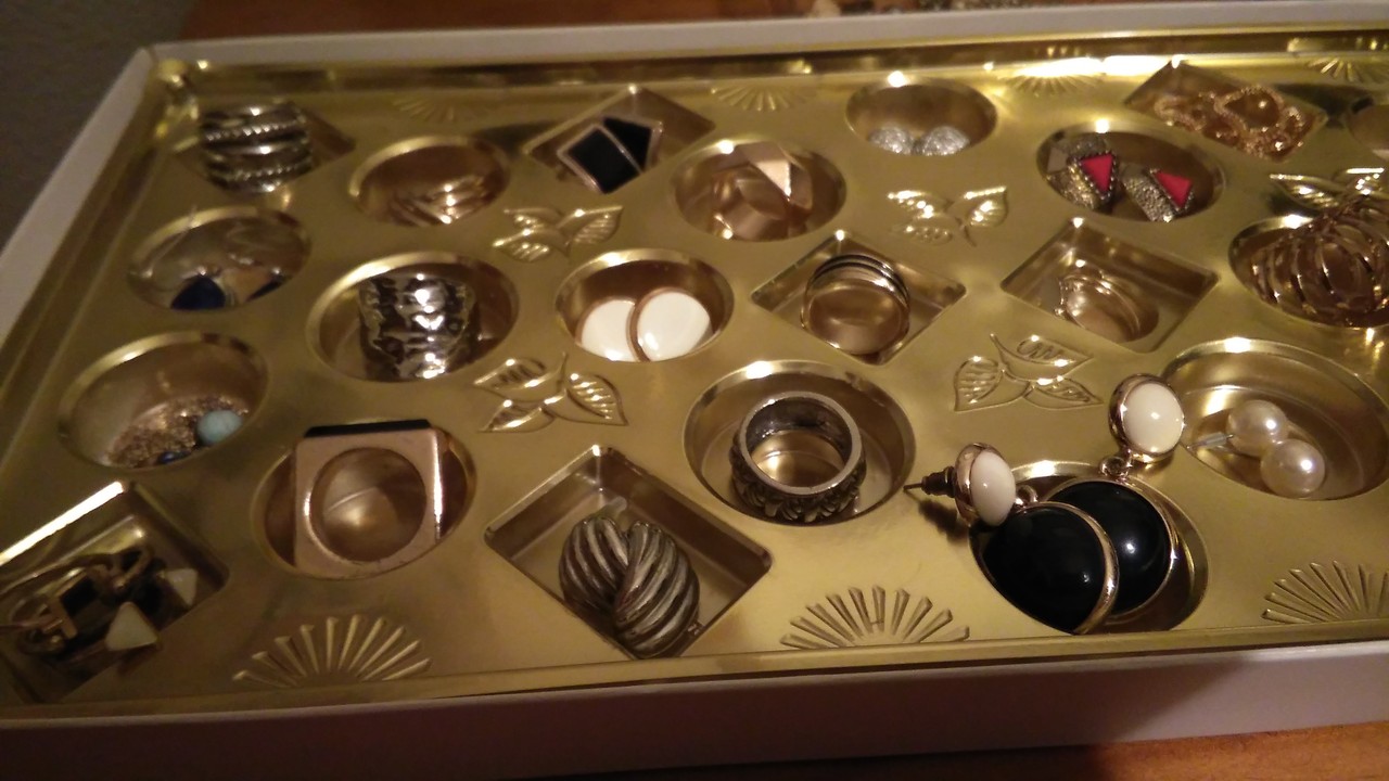 caixa-de-chocolates-para-organizador-de-bijuteria 