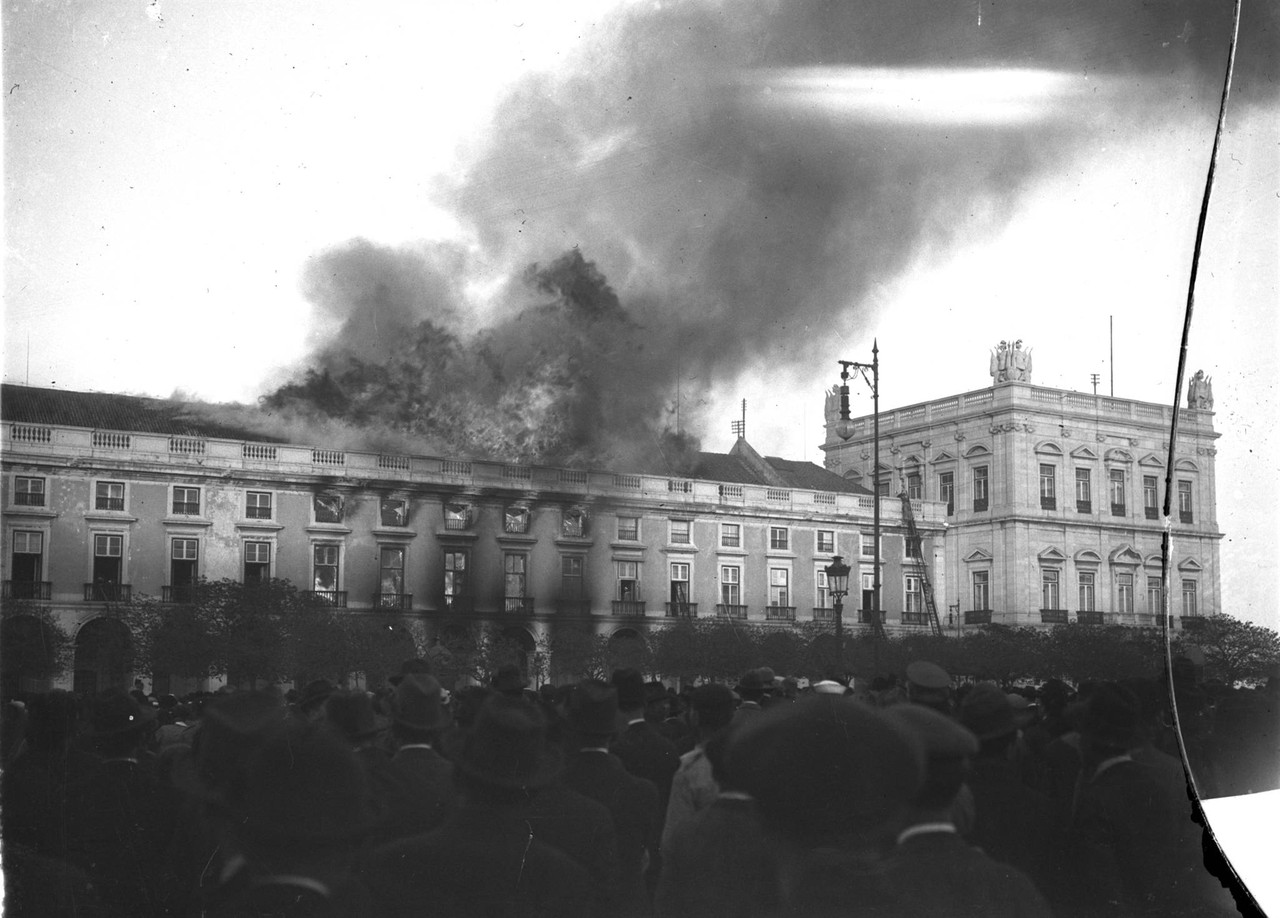 Incêndio na repartição das Encomendas Postais, Incêndio na repartição das Encomendas Postais,