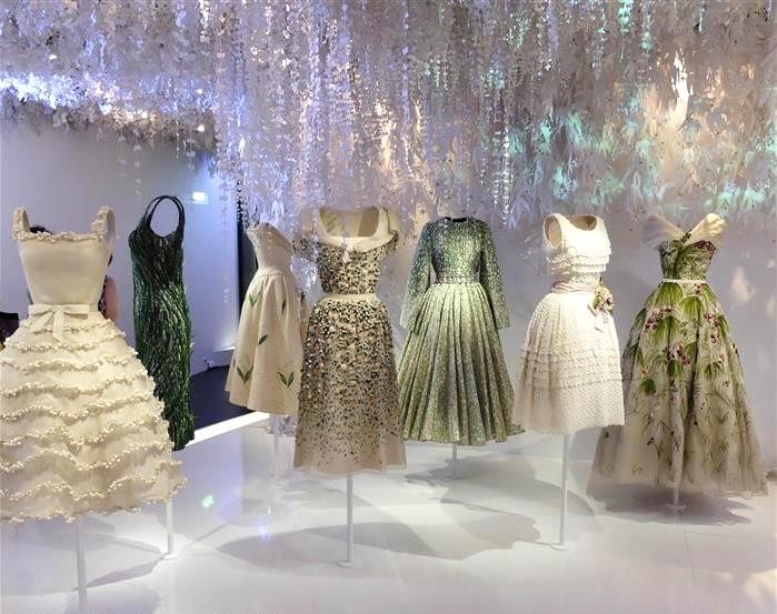 Christian-Dior-Couturier-Reve-Exhibition-Paris-Fas