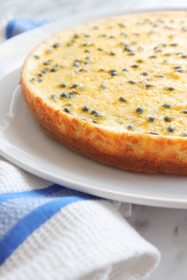 cheesecake de maracujá (cheesecake slice)