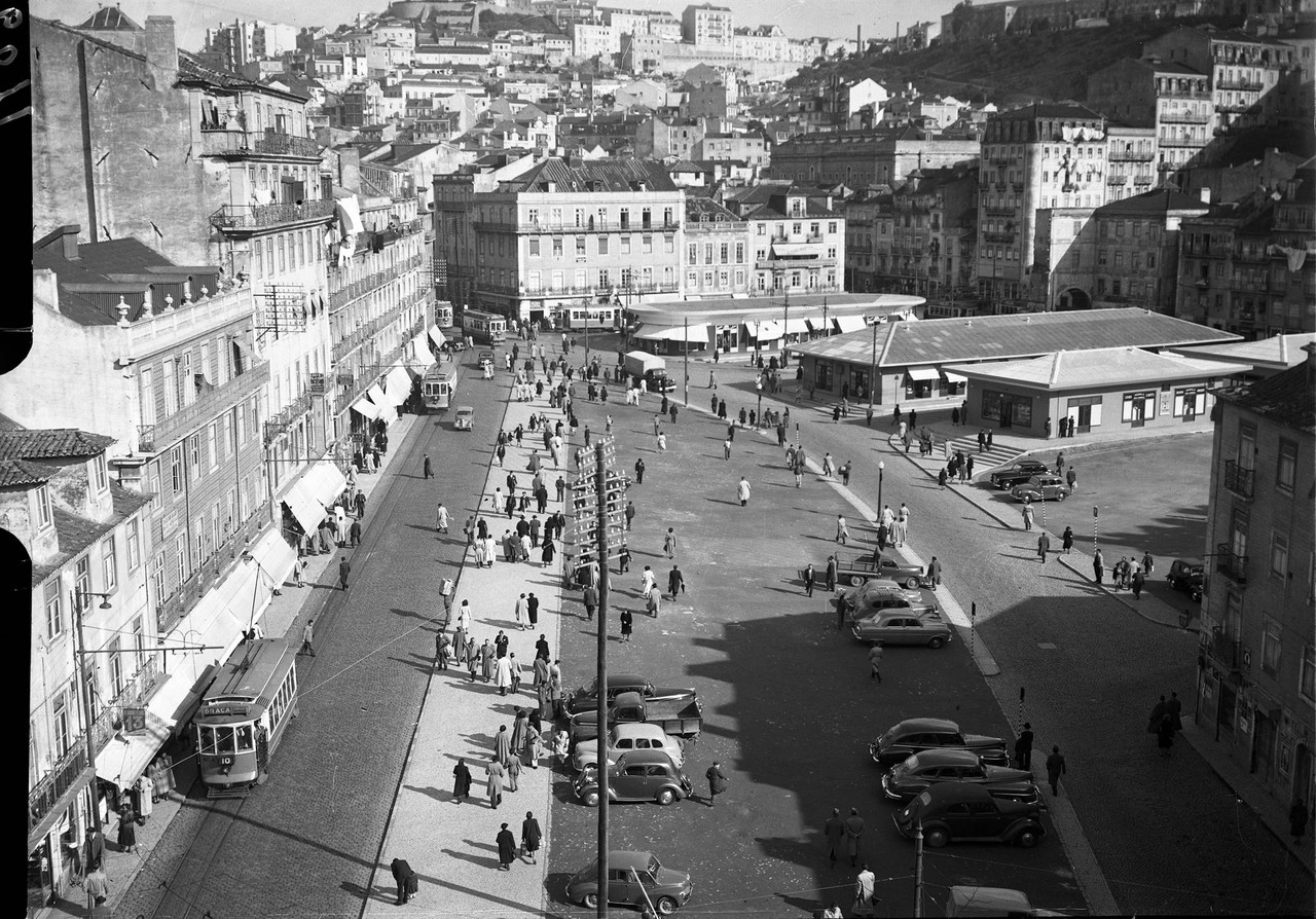 Chão da antiga horta do mosteiro de S Vicente entre a Rua dos Canos e a Rua da Palma, Mouraria (F.C. Marques, c. 1952)