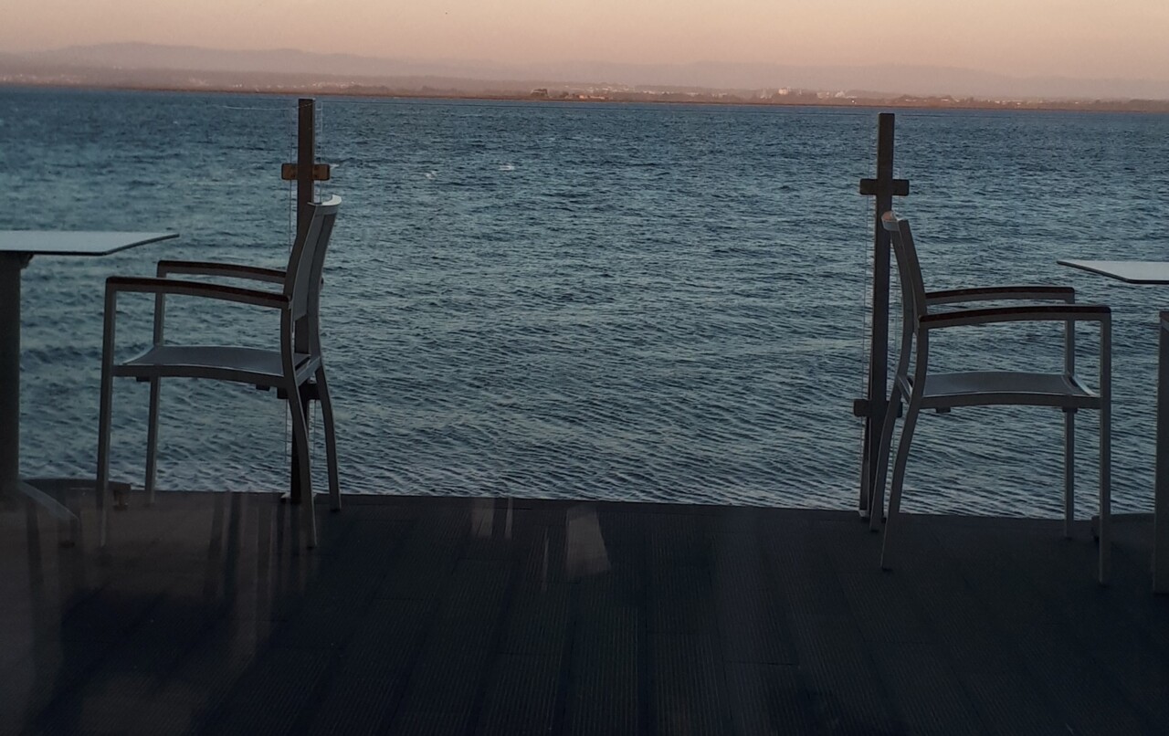 De costas voltadas.jpg