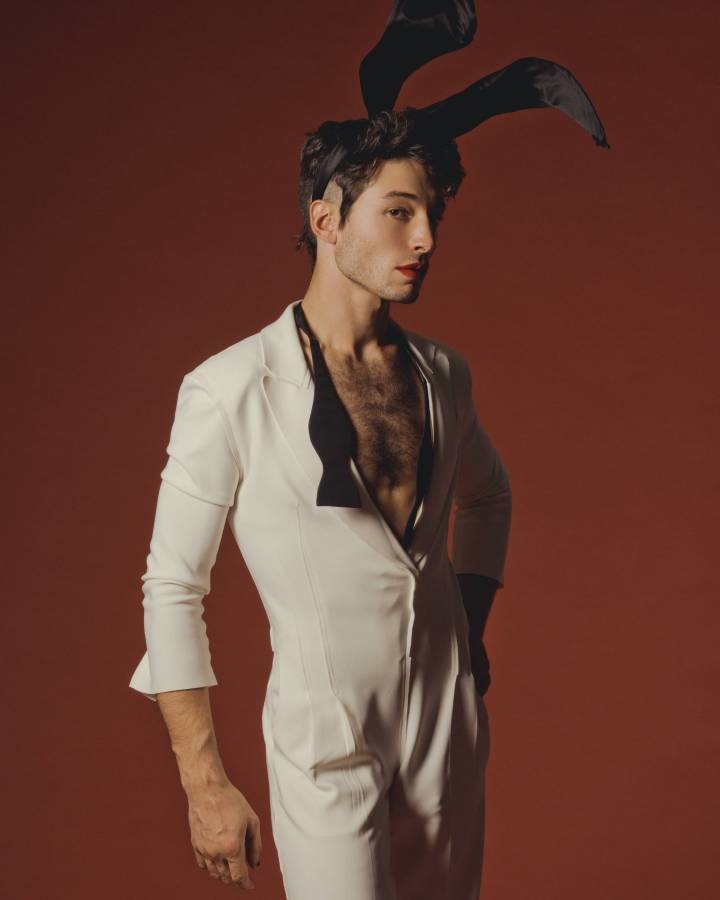 Ezra-Miller_(04B).jpg Ezra-Miller_(04B).jpg