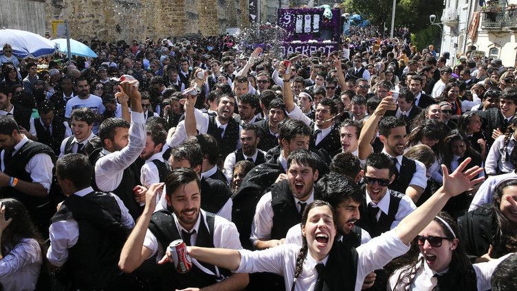 queima-das-fitas-de-coimbra-2017-2.jpg queima-das-fitas-de-coimbra-2017-2.jpg