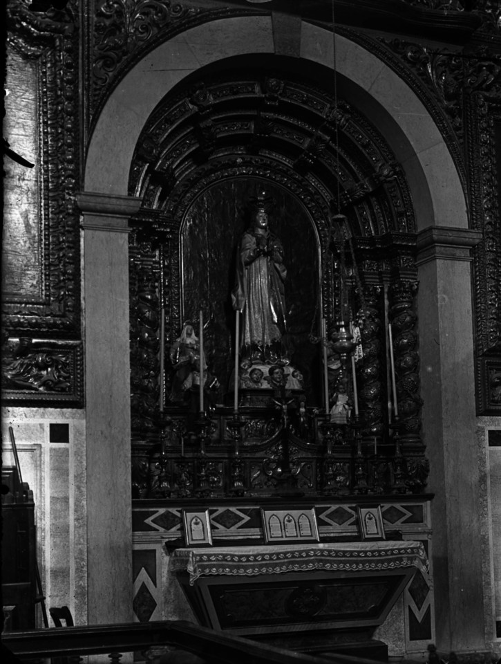 Igreja dos Anjos, altar lateral, foto de Alberto C Igreja dos Anjos, altar lateral, foto de Alberto C
