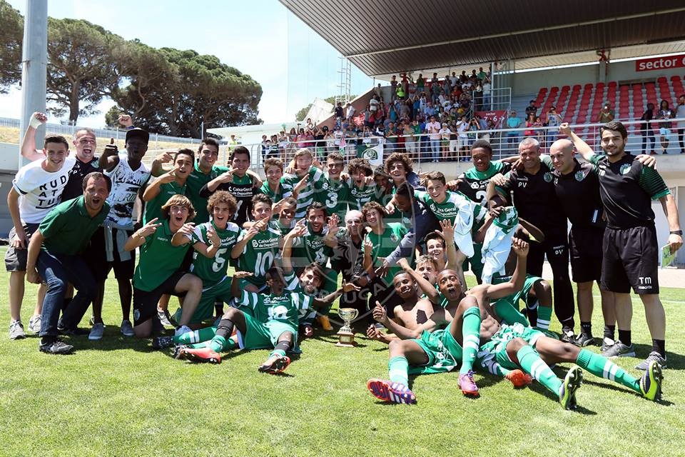 Iniciados Campeões1.jpg