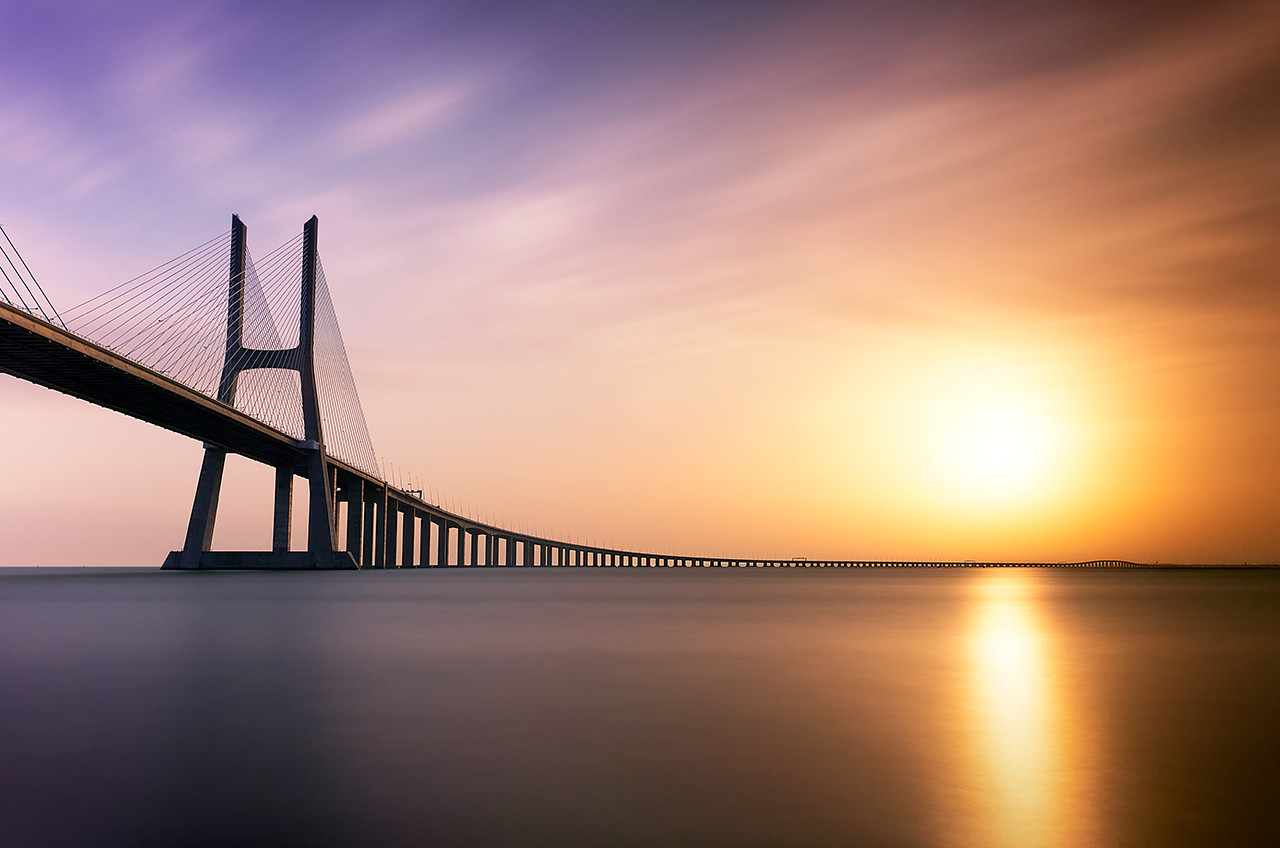 fui esperar-te ao Tejo..