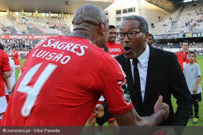 259863_galeria_benfica_campeao_nacional_2014_15.jp
