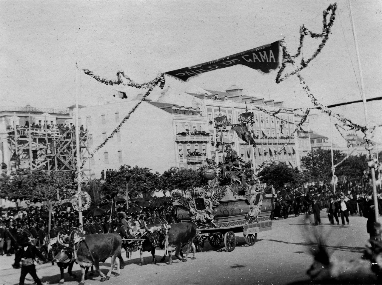 O cortejo na Avenida, 1898, foto do espólio de Ed